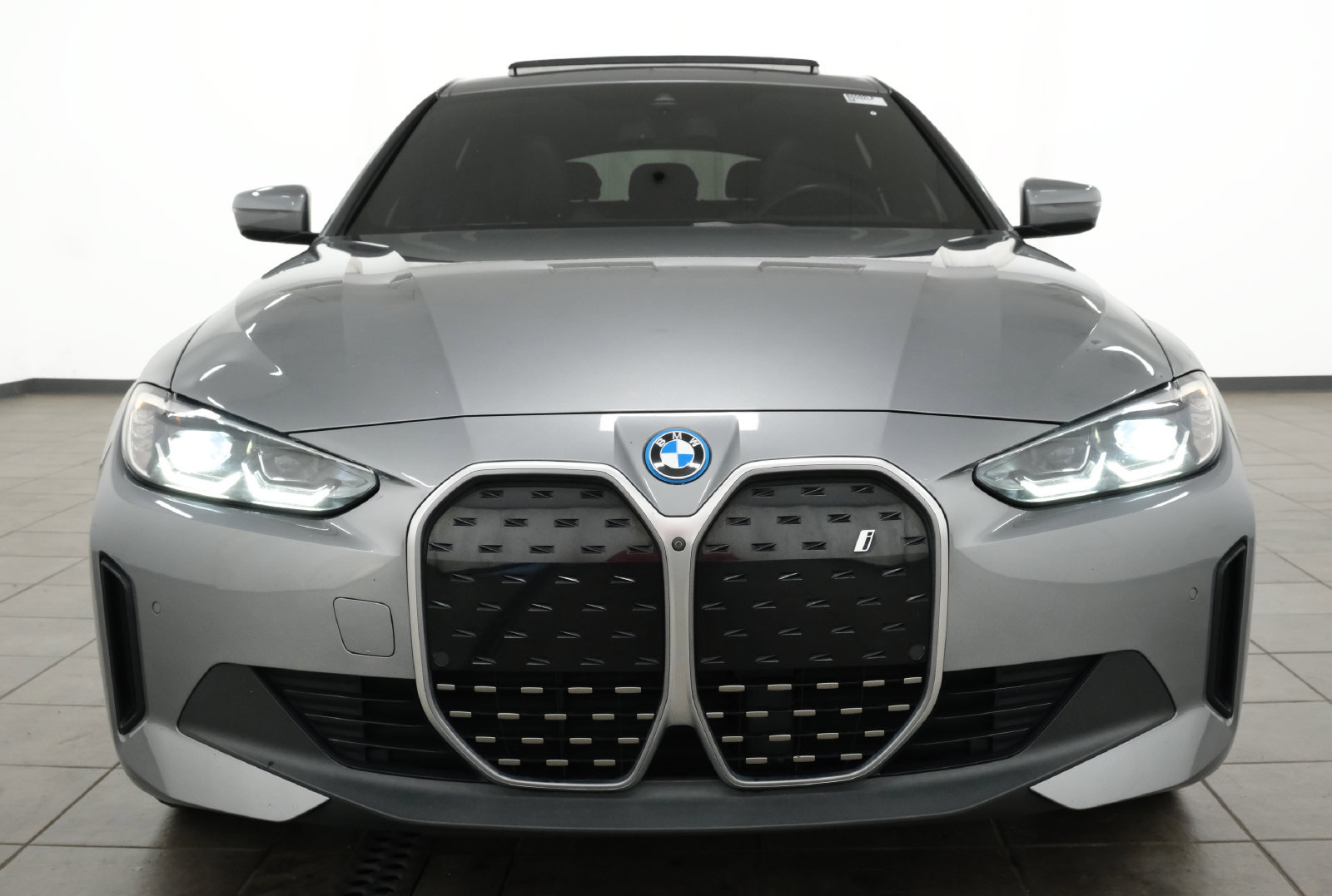 Used 2024 BMW i4 eDrive35 w/ Premium Package RWD image 7