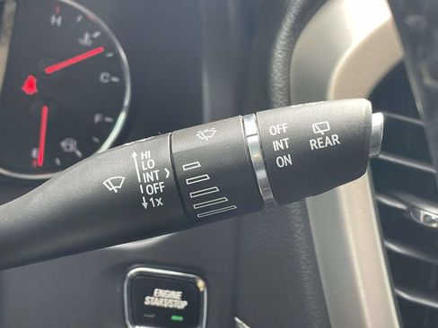 Used 2023 GMC Acadia Denali w/ Denali Ultimate Package FWD image 25