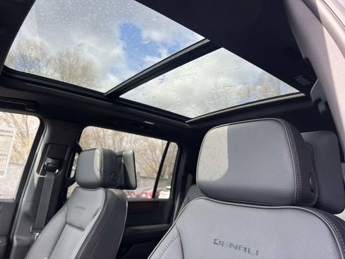 New 2026 GMC Yukon XL Denali w/ Denali Reserve Package image 23
