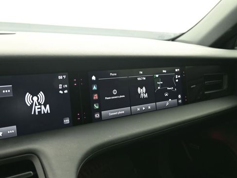 Used 2020 Porsche Taycan 4S image 30