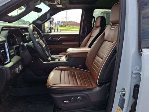 New 2026 GMC Sierra 3500 Denali Ultimate AWD/4WD image 11