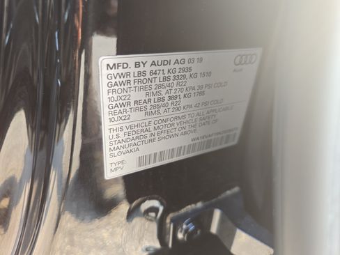 Used 2019 Audi Q8 Premium Plus w/ Premium Plus AWD/4WD image 32