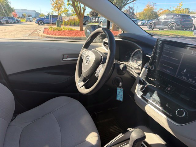 Used 2021 Toyota Corolla LE FWD image 17