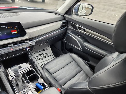 Used 2024 Kia Telluride SX Prestige image 17