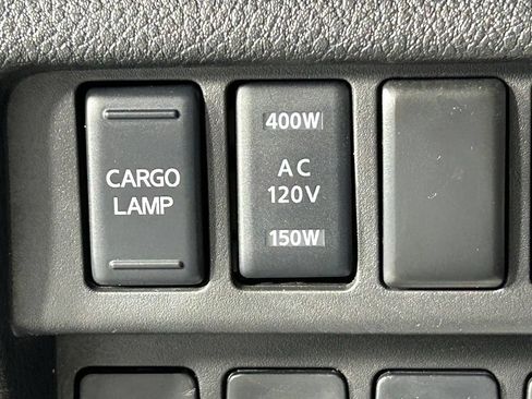Used 2024 Nissan Titan SV w/ SV Convenience Package AWD/4WD image 29