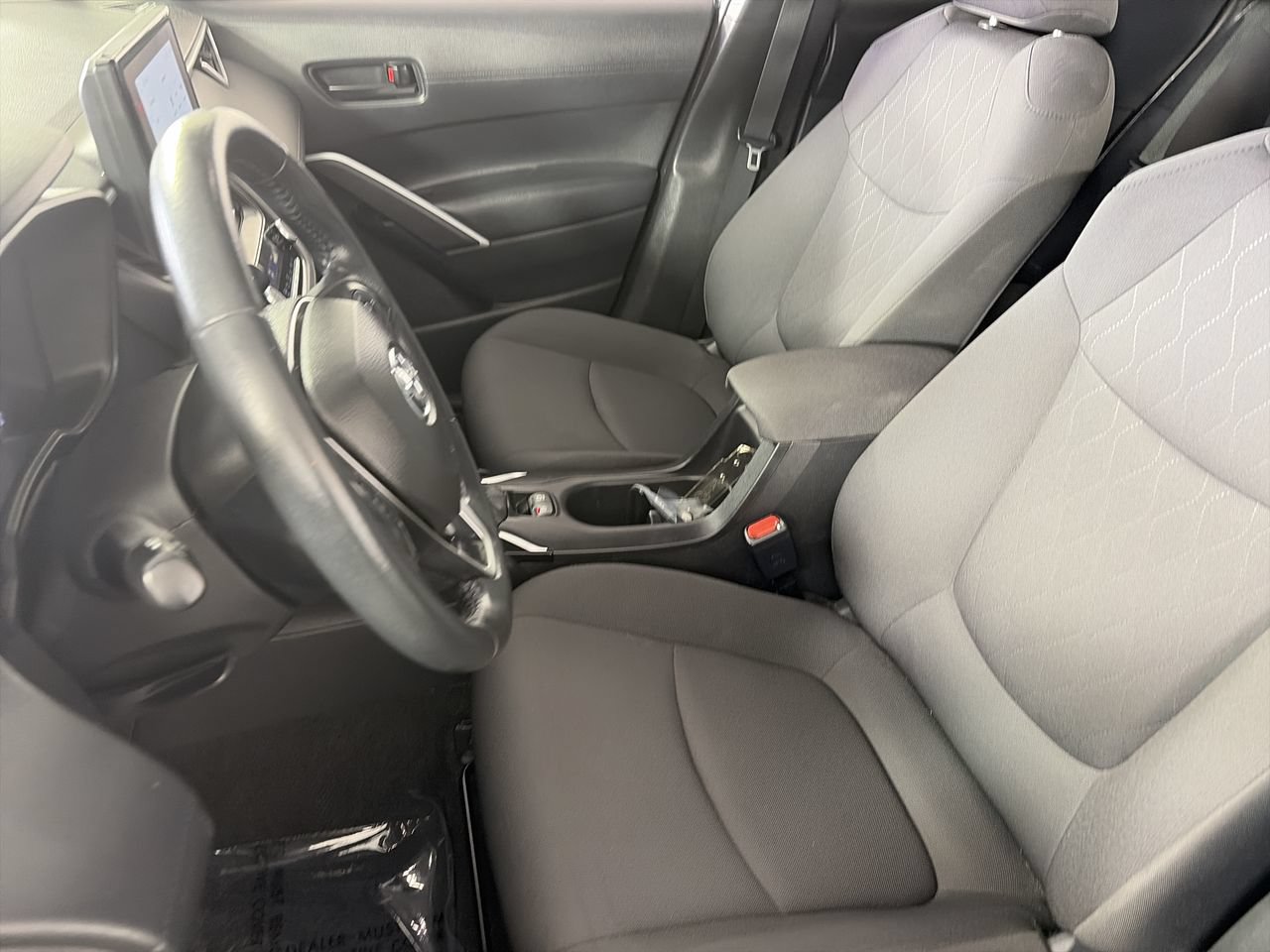 Used 2025 Toyota Corolla Cross LE FWD image 20