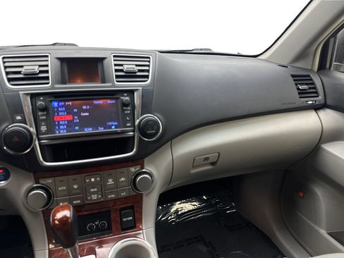 Used 2013 Toyota Highlander Limited AWD/4WD image 59