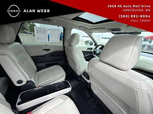 Used 2023 Nissan Pathfinder SL w/ SL Premium Package AWD/4WD image 22