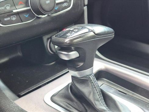 Used 2022 Dodge Charger SXT RWD image 9