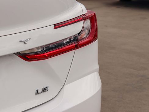 Certified 2025 Toyota Camry SE AWD/4WD image 8