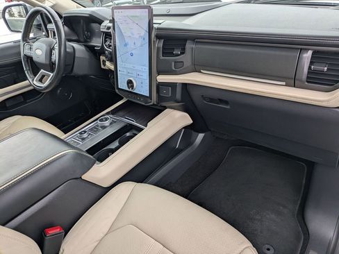 Used 2023 Ford Expedition Platinum image 23