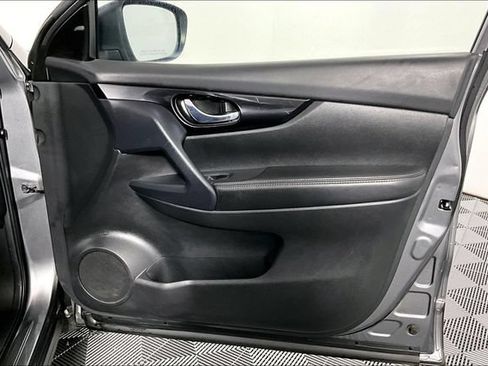 Used 2022 Nissan Rogue Sport SV FWD image 24