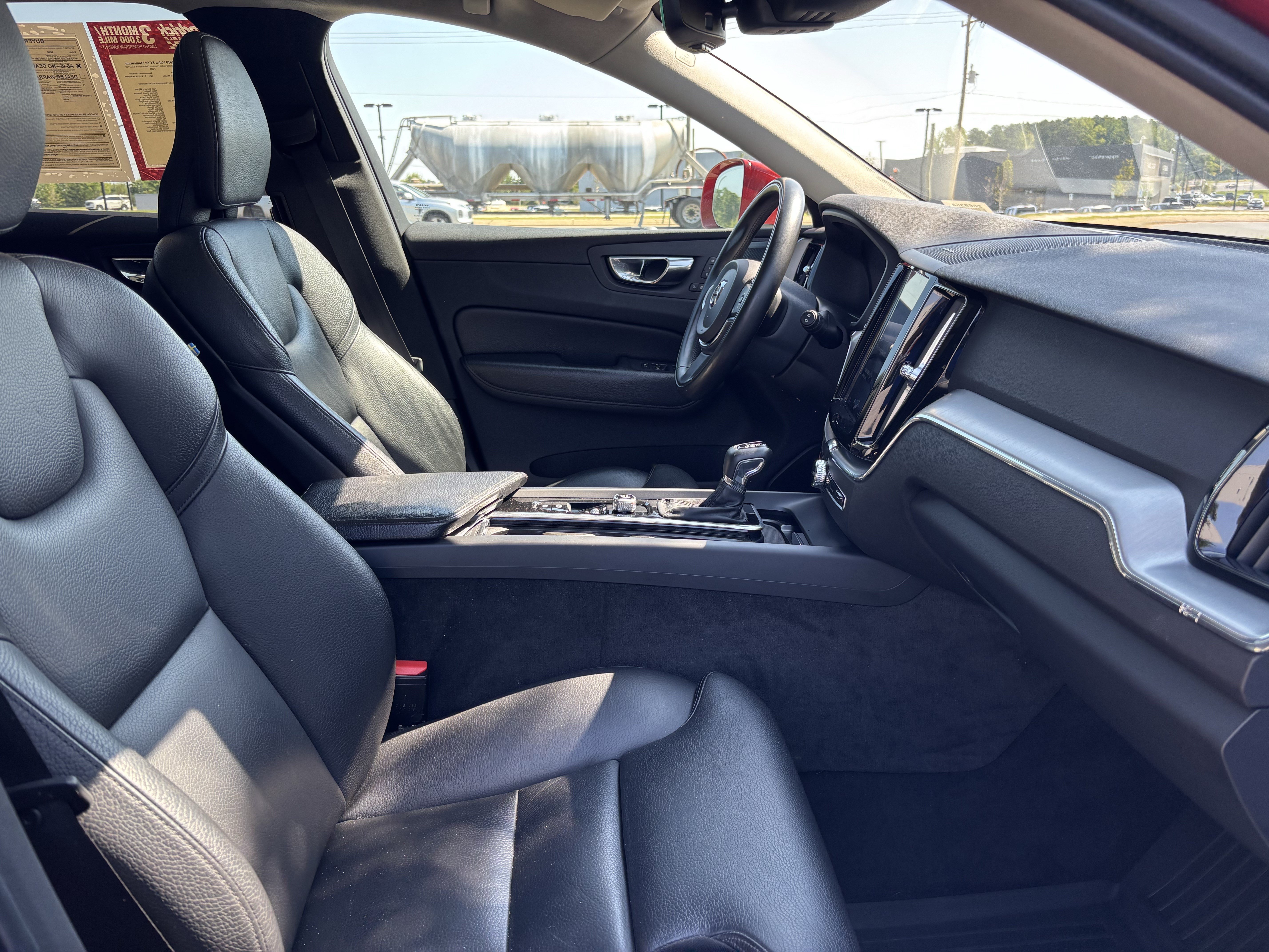 Used 2019 Volvo XC60 T5 Momentum w/ Multimedia Package FWD image 35