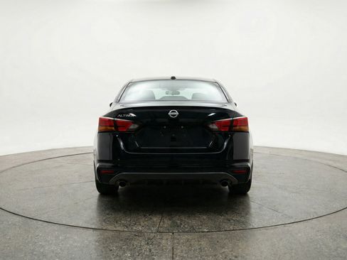 Used 2025 Nissan Altima 2.5 SV FWD image 7