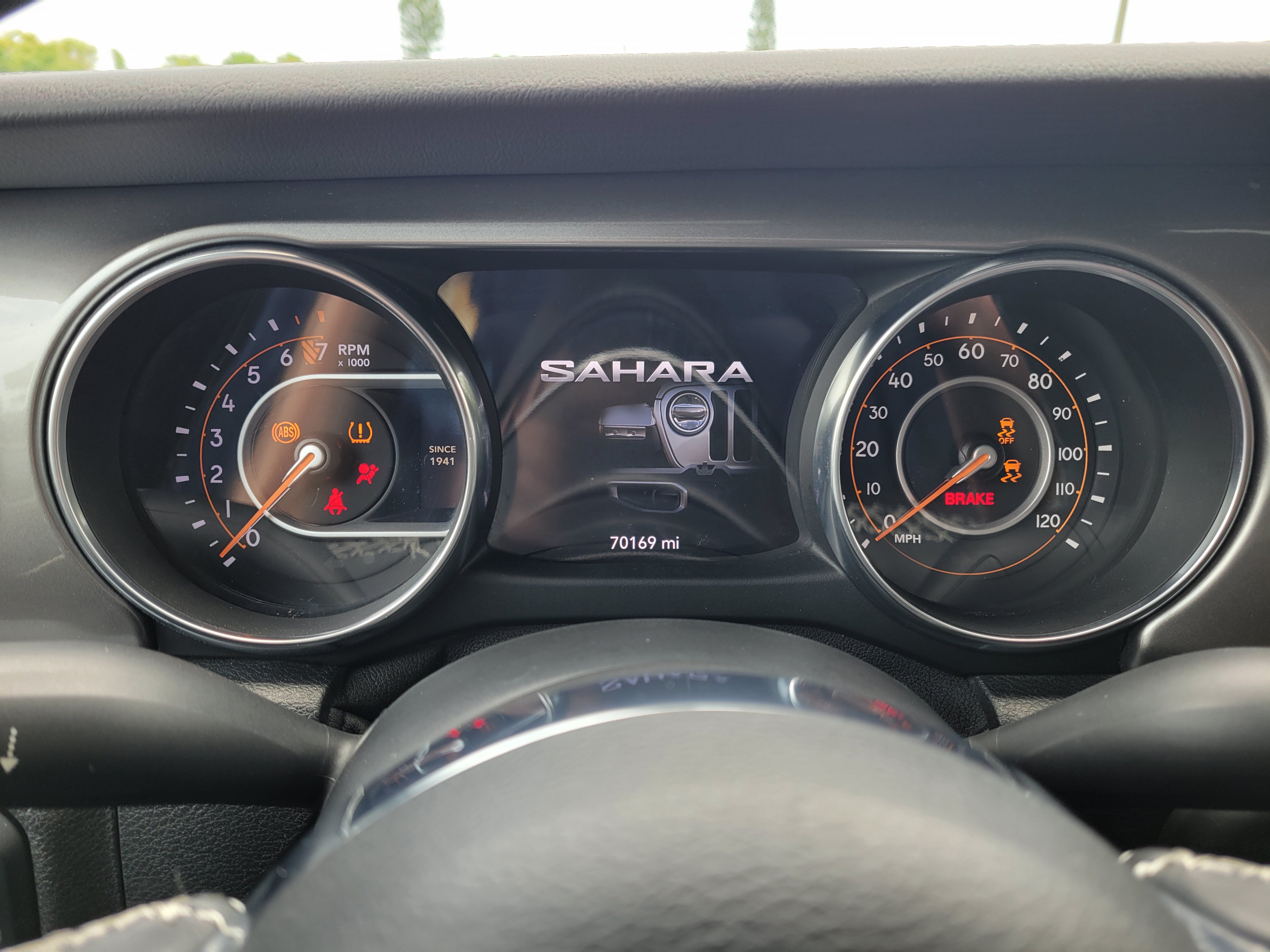 Used 2020 Jeep Wrangler Unlimited Sahara AWD/4WD image 17