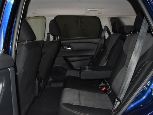 Used 2025 Nissan Rogue SV image 29