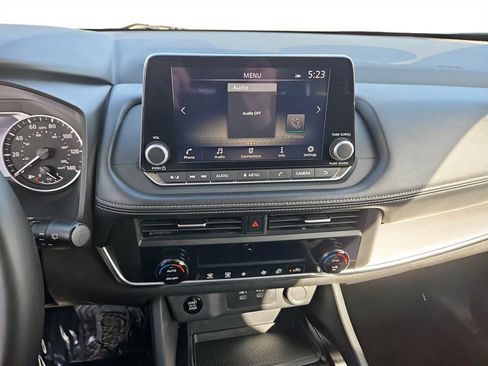 Used 2025 Nissan Rogue SV image 25