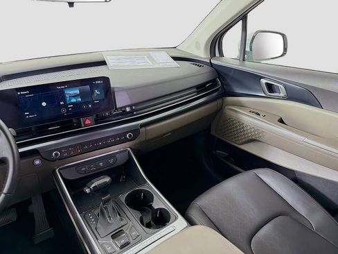 Used 2025 Kia Carnival LXS image 26