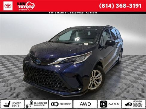 Certified 2022 Toyota Sienna XSE w/ XSE Plus Package image 1