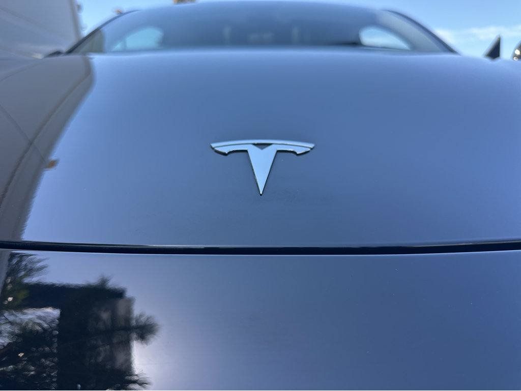 Used 2023 Tesla Model Y Long Range AWD/4WD image 40