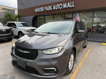 Used 2022 Chrysler Pacifica Touring-L