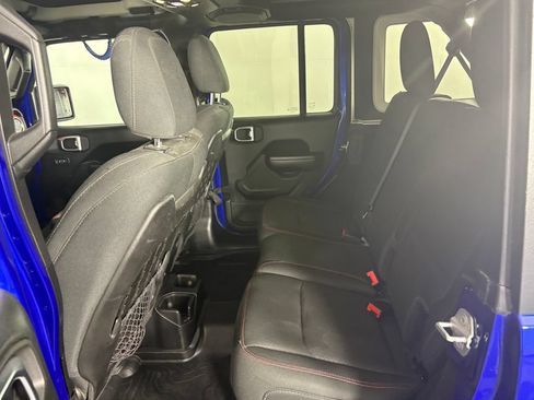 Used 2019 Jeep Wrangler Unlimited Rubicon w/ Cold Weather Group AWD/4WD image 27