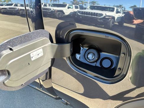 Used 2024 GMC Sierra 1500 Elevation AWD/4WD image 12