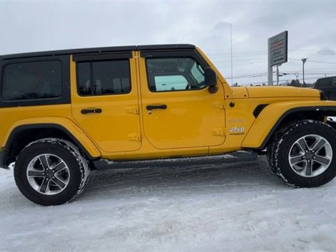 Used 2019 Jeep Wrangler Unlimited Sahara w/ Dual Top Group image 9