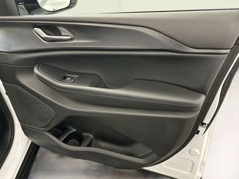 Used 2024 Jeep Grand Cherokee L Laredo image 34