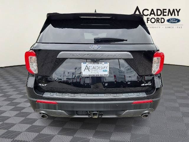 Certified 2023 Ford Explorer XLT w/ Equipment Group 202A AWD/4WD image 5