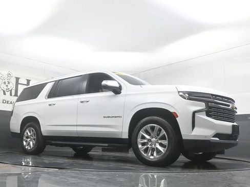 Used 2023 Chevrolet Suburban Premier image 2