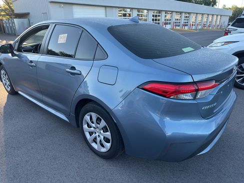 Used 2022 Toyota Corolla LE FWD image 4