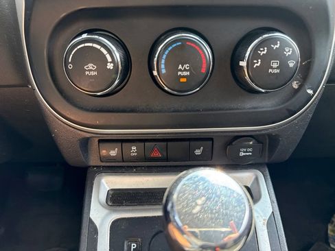 Used 2017 Jeep Compass Latitude AWD/4WD image 14