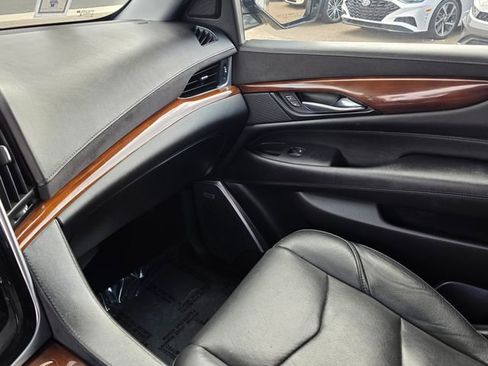 Used 2019 Cadillac Escalade Premium Luxury image 37