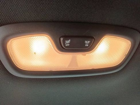 Used 2025 Buick Envista Sport Touring FWD image 25