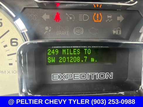Used 2011 Ford Expedition XLT w/ 202A Rapid Spec Order Code RWD image 24