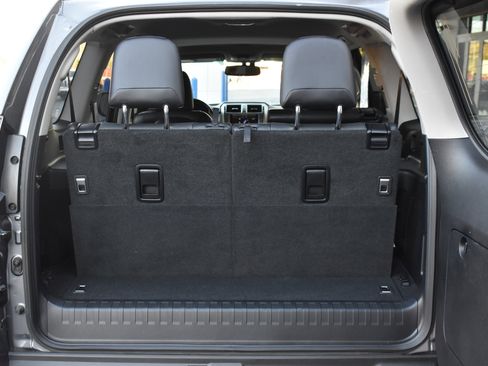 Used 2018 Lexus GX 460 image 9