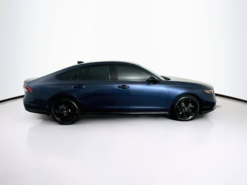 Used 2025 Honda Accord SE image 10