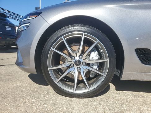 Used 2025 Genesis G70 2.5T image 7