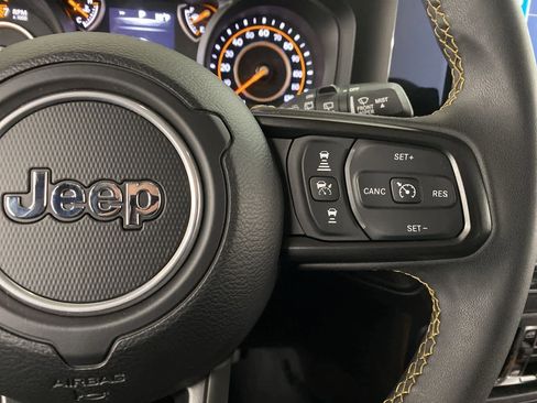 Used 2024 Jeep Wrangler Sport S image 21