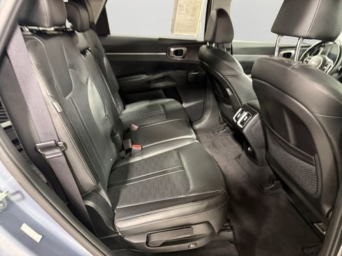 Used 2024 Kia Sorento S AWD/4WD image 13