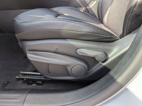 New 2026 Jeep Compass Latitude image 13