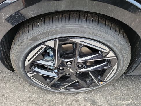 New 2026 Kia K4 GT-Line image 8