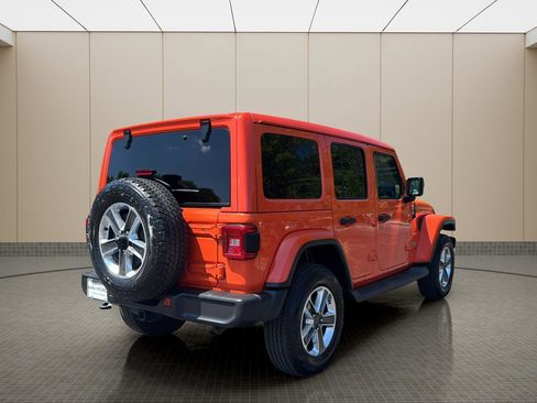 Used 2019 Jeep Wrangler Unlimited Sahara w/ LED Lighting Group AWD/4WD image 5