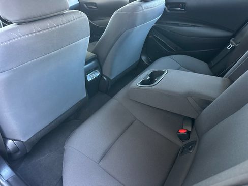 Used 2025 Toyota Corolla LE FWD image 11