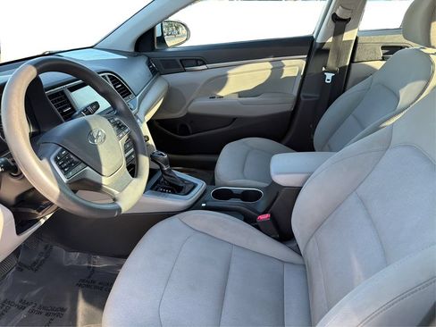 Used 2017 Hyundai Elantra SE FWD image 10