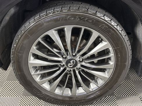 Used 2018 INFINITI QX80 4WD w/ Driver Assistance Package image 6
