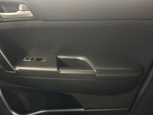 Used 2020 Kia Sportage LX FWD image 17