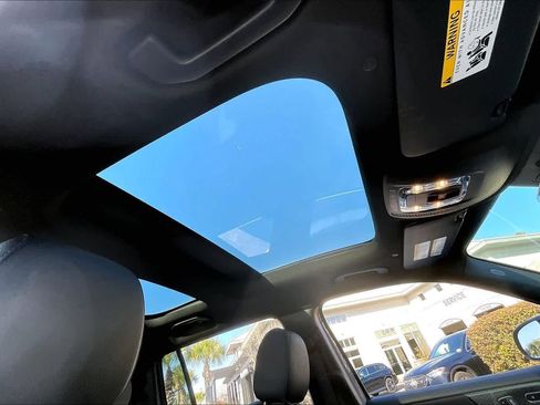 Used 2025 Mercedes-Benz GLB 250 GLB 250 image 14