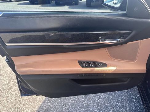 Used 2012 BMW ALPINA B7 xDrive LWB image 10